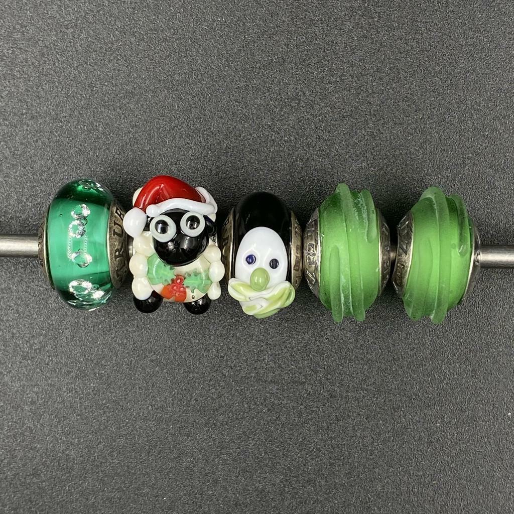 CHRISTMAS Sat Row 11