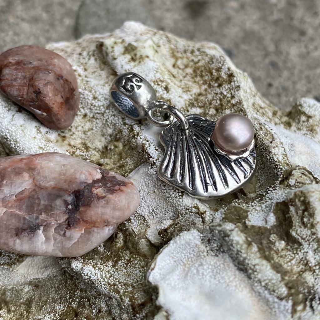 COLOUR Pearl Shell Dangle PINK