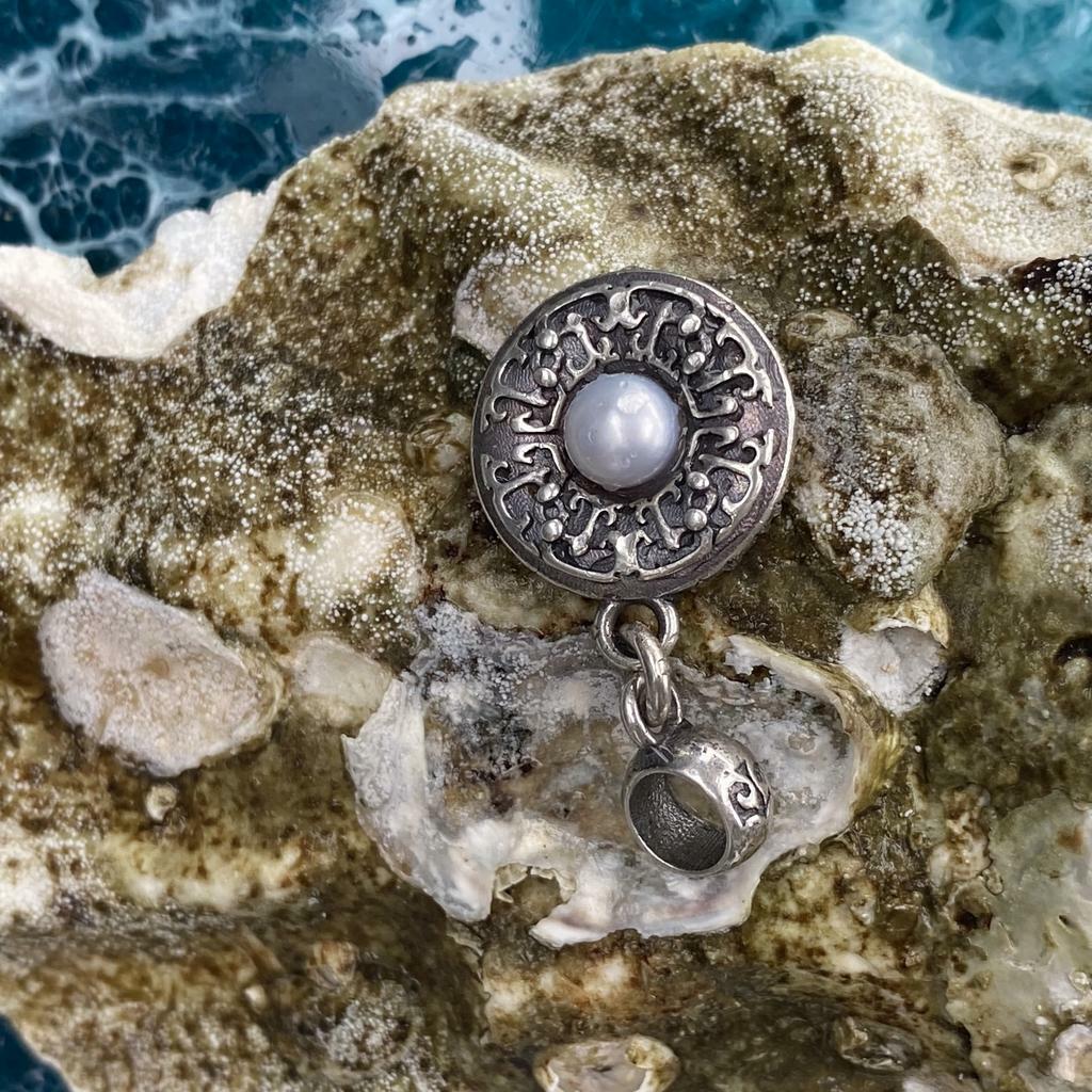 Colour pearl Mythology GREY