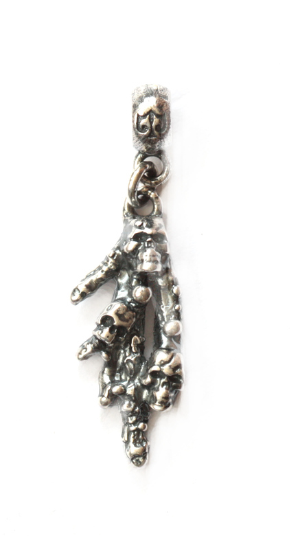 678699 Dangle Skulls and Bones