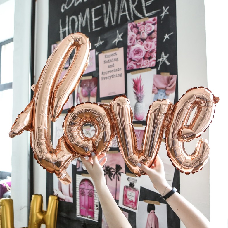 Надувной шарик "Love"