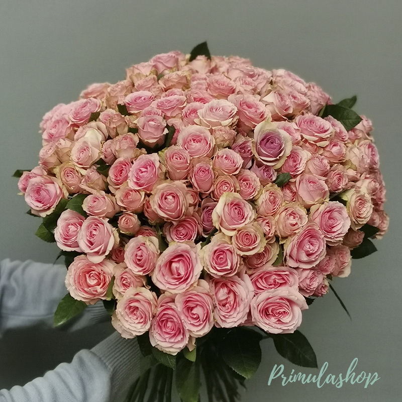 MB-035. БУКЕТ ИЗ  НЕЖНО-РОЗОВЫХ  КУСТОВЫХ РОЗ