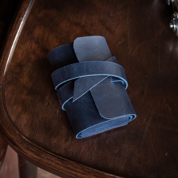 Чехол из натуральной кожи для зарядки и проводов