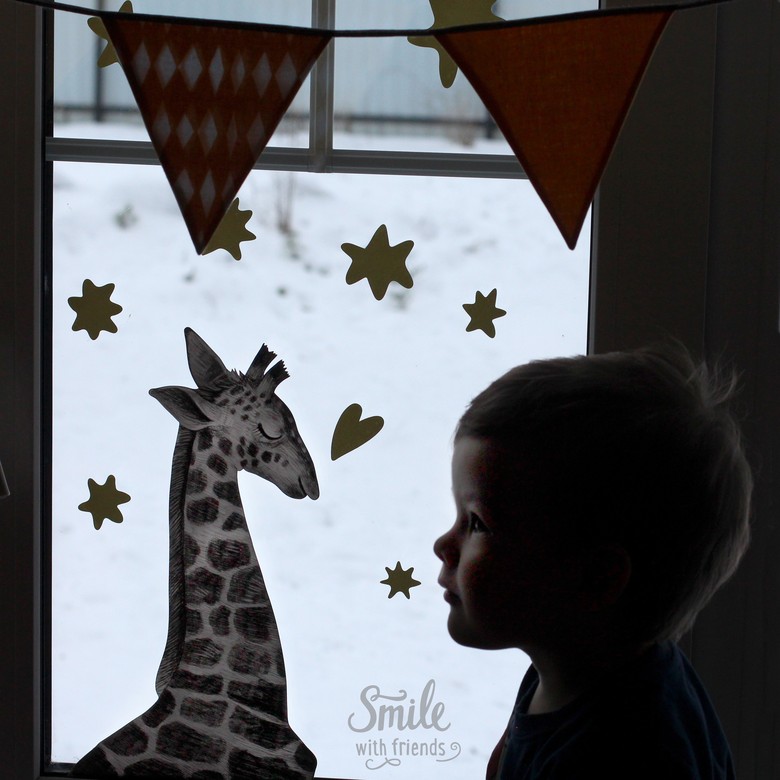 Спящий жирафенок - стикер интерьерный