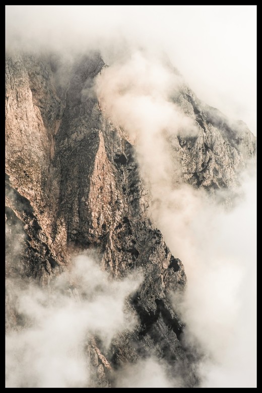 Постер Горы В Облаках