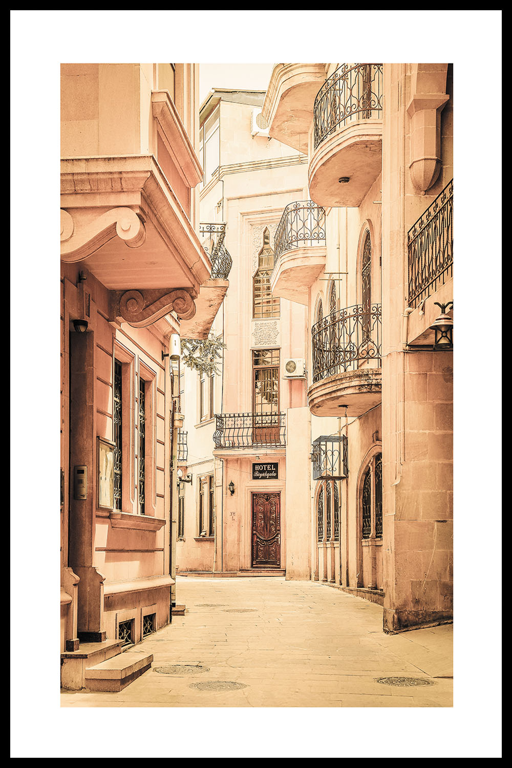 Постер Старая Улица #1