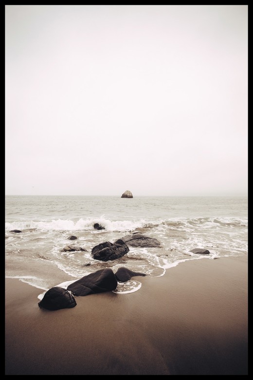 Постер Камни На Пляже