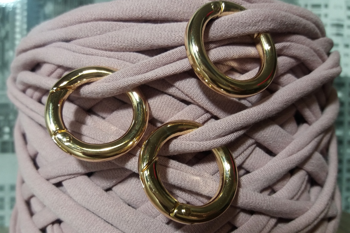 Кольцо-карабин 29мм/20мм внешний/внутренний диаметр. Золото