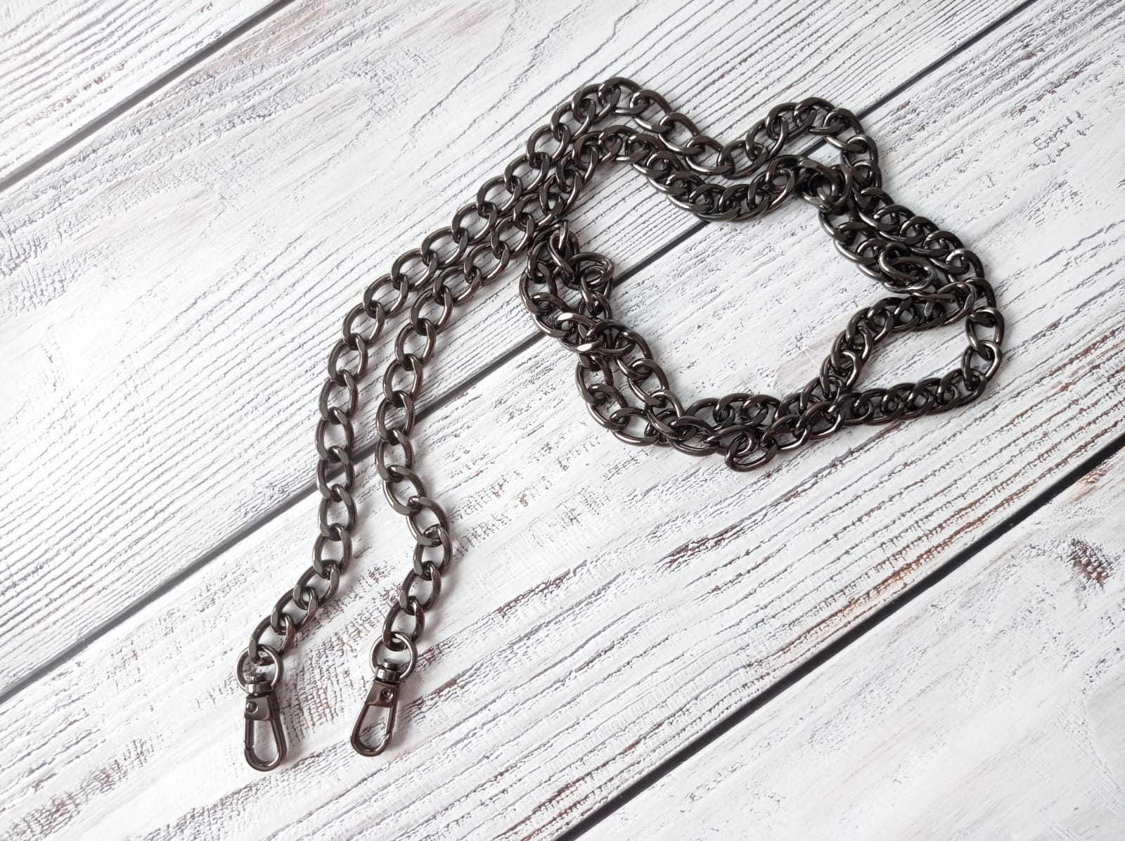 Цепь с карабинами 120 см, ширина 10 мм. Черный никель