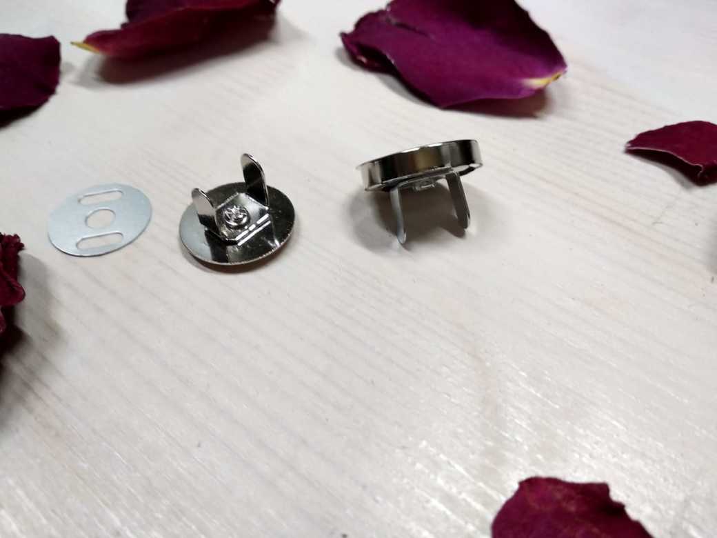 Магнитная кнопка на усиках 18мм. Никель