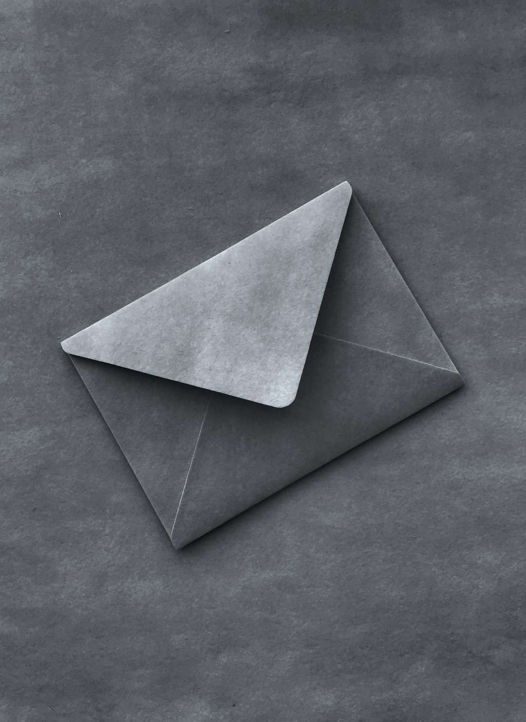 Конверт бархатный серый