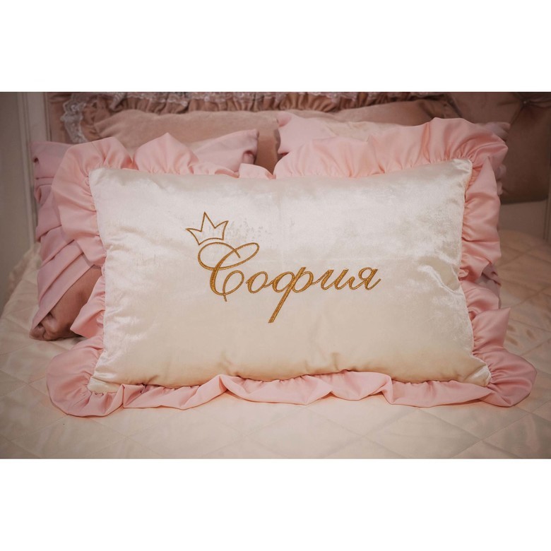 Декоративная подушка с вышивкой "Имя"