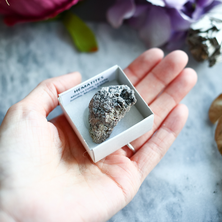 Необработанный гематит