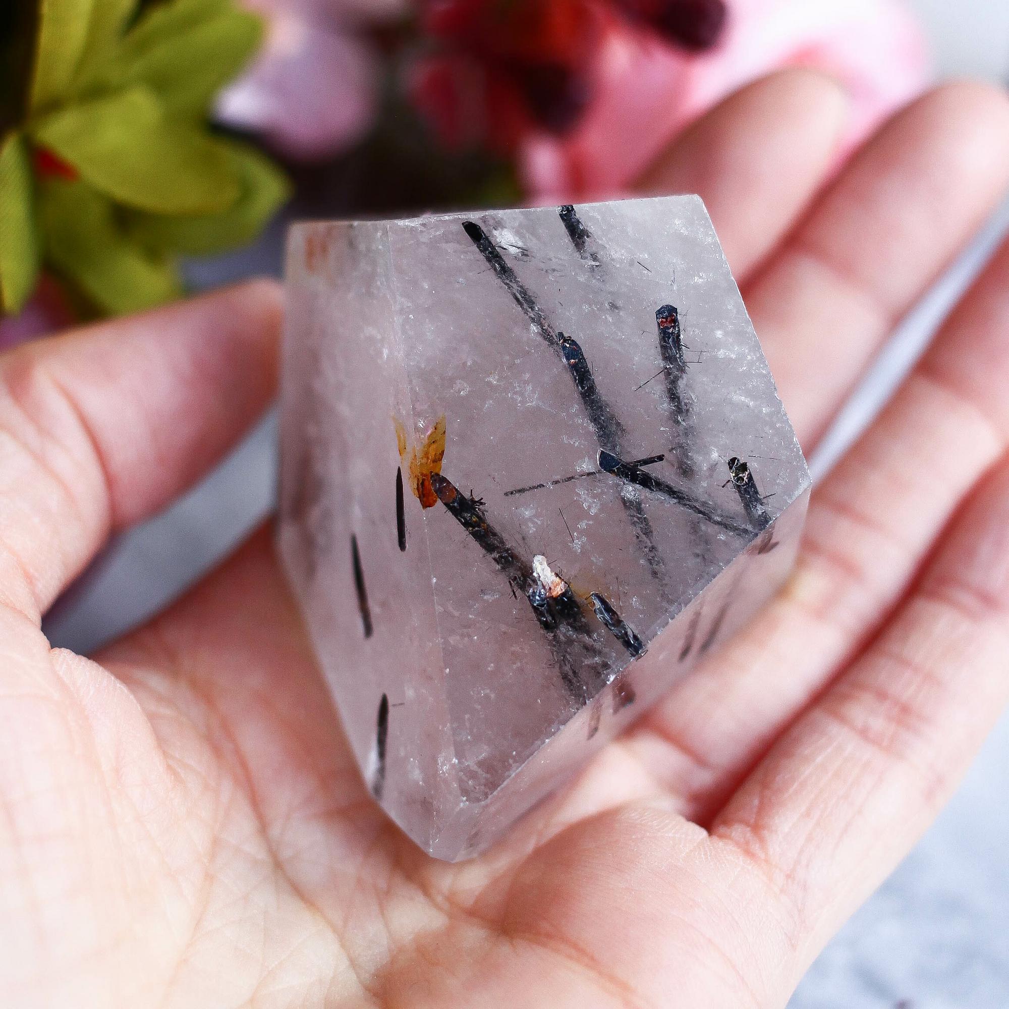 Турмалиновый кварц (кварц с шерлом) ограненный