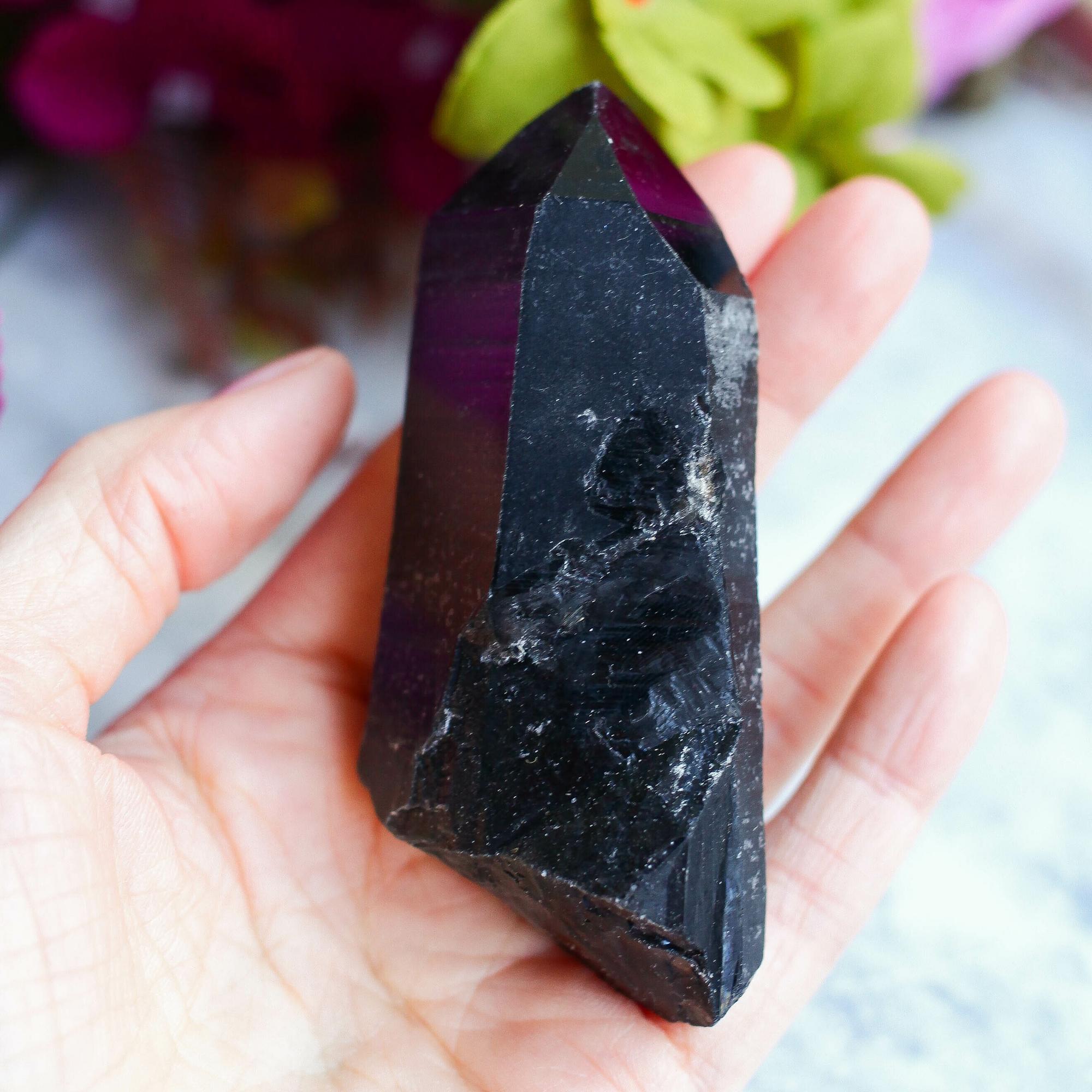 Кристалл облученного раухтопаза ("морион")