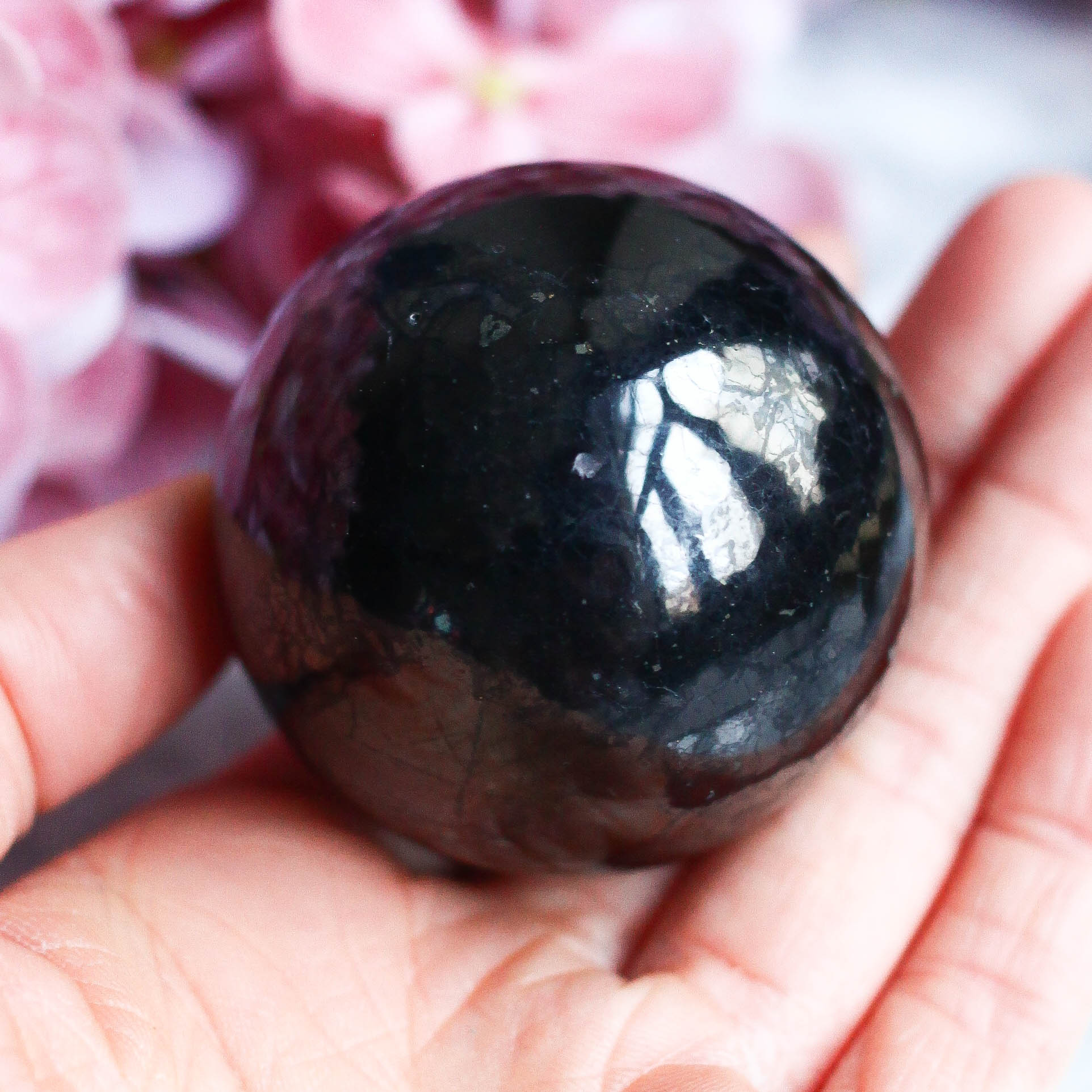 Шунгит в форме шара