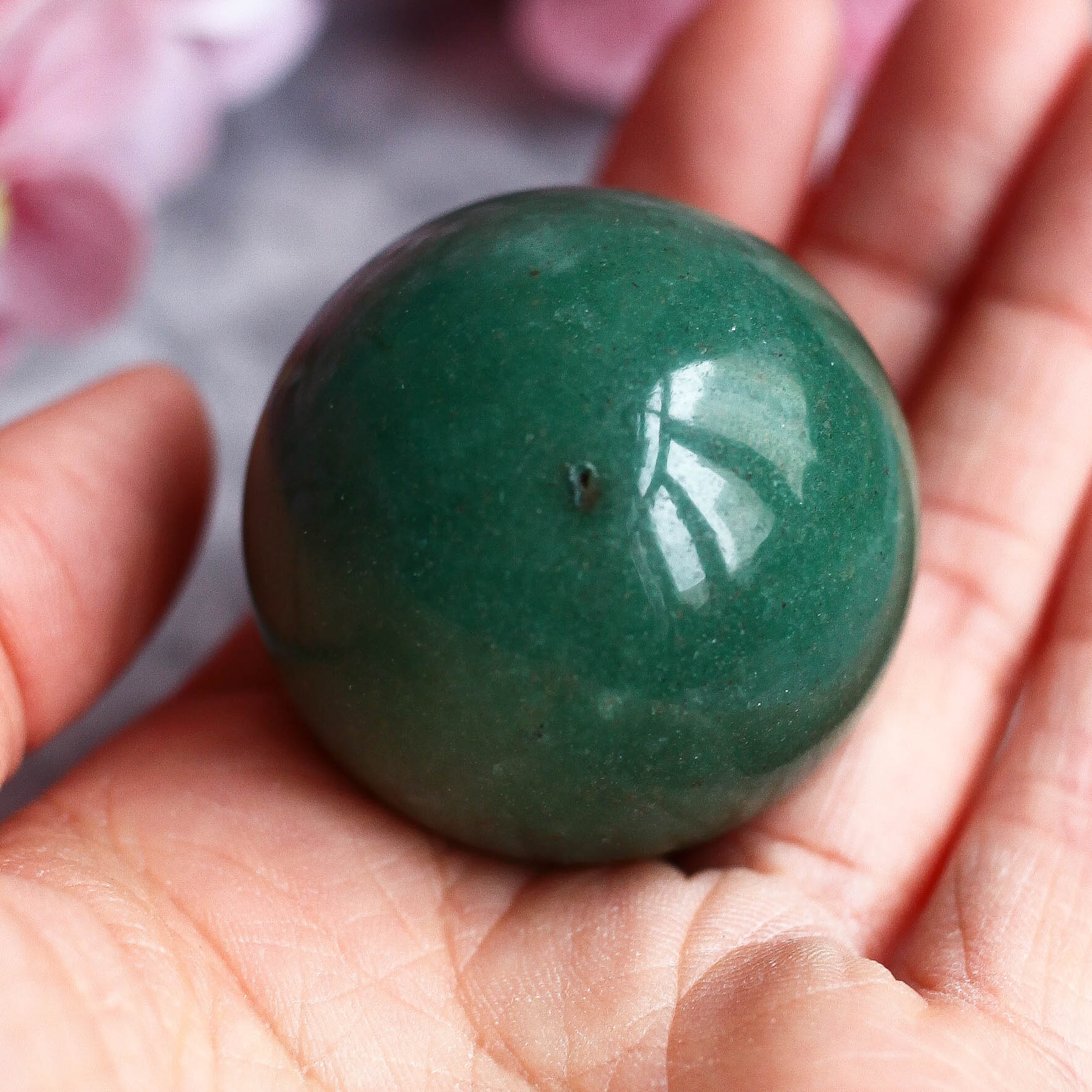 Зеленый авантюрин в форме шара