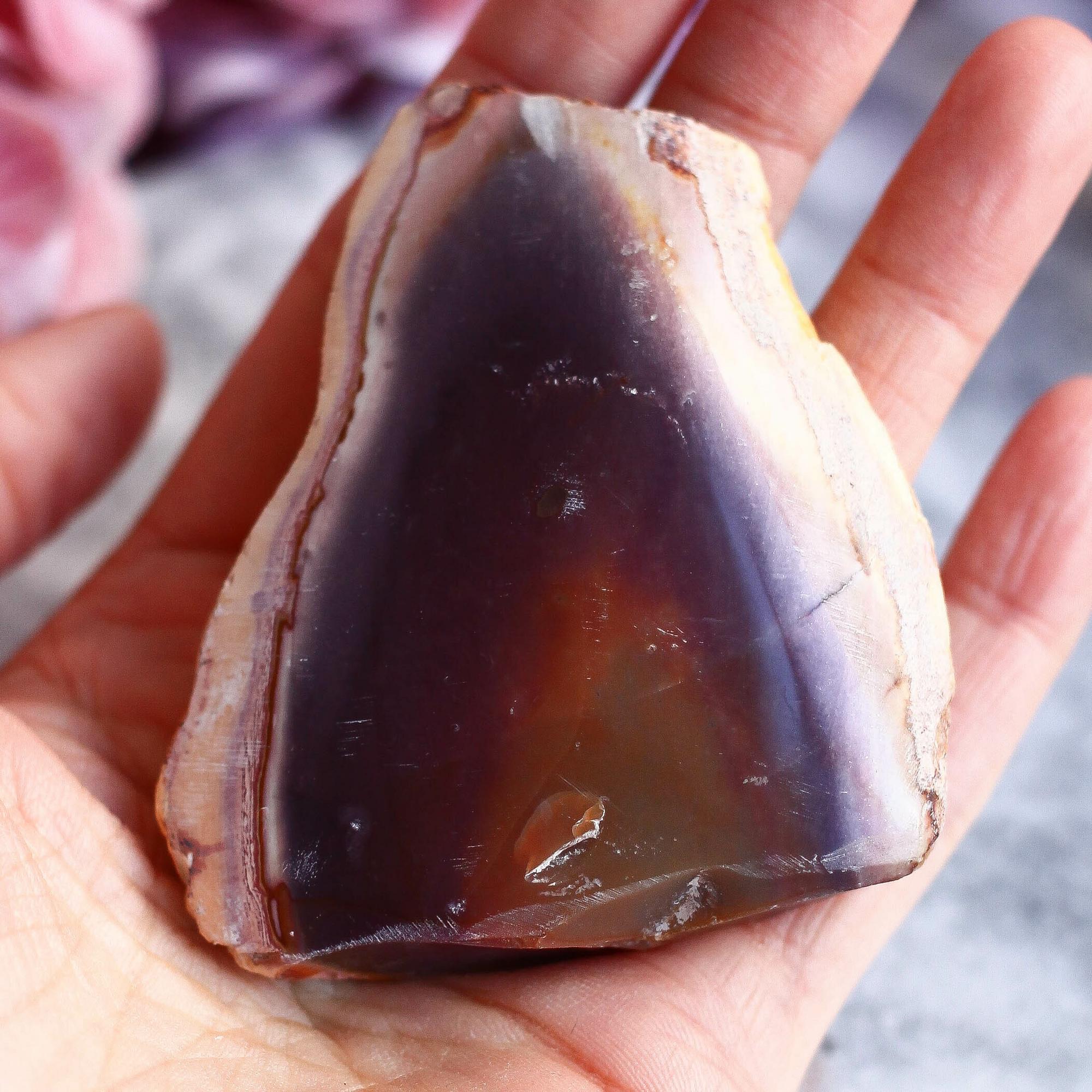 Полихромная яшма приполированная