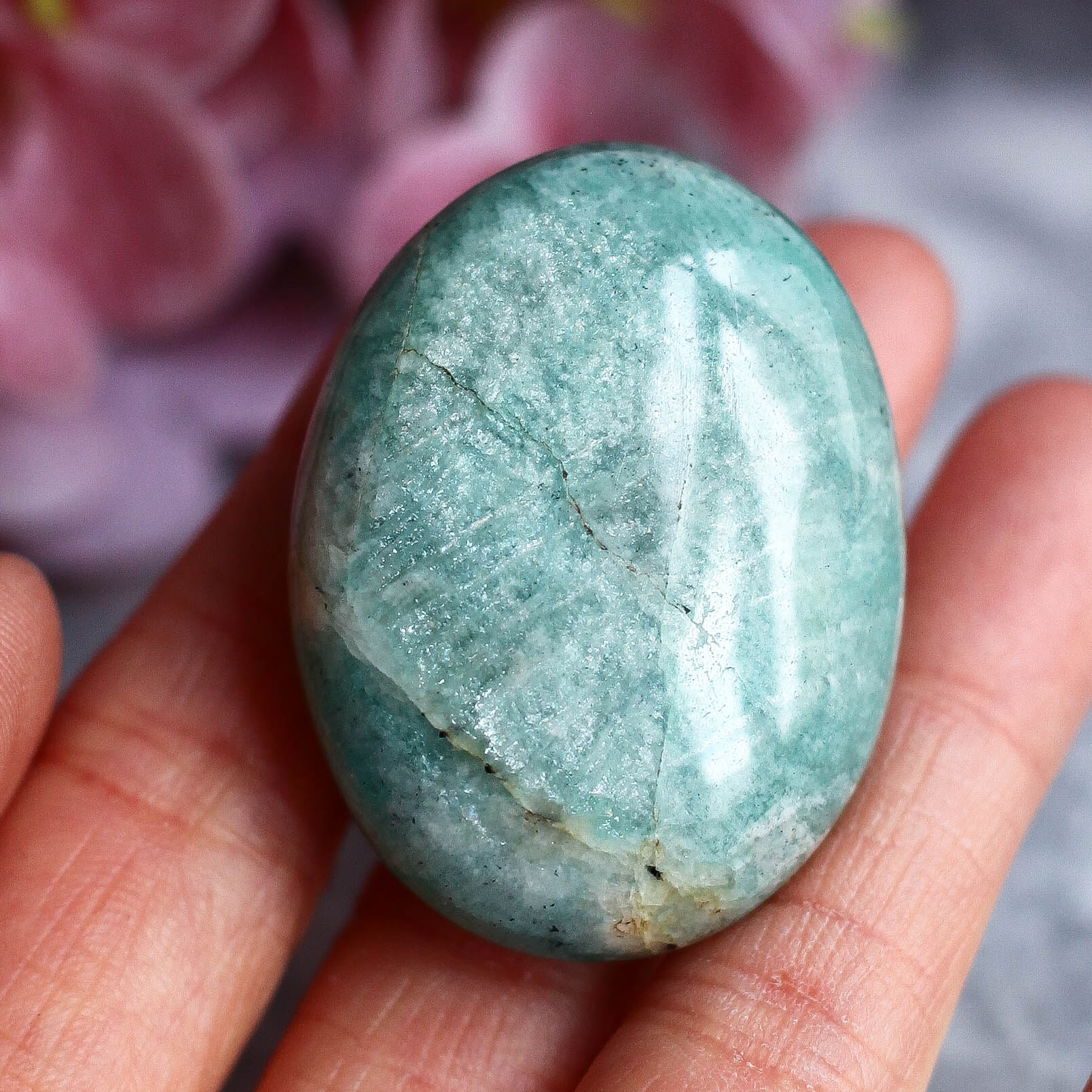 Амазонит в форме гальки