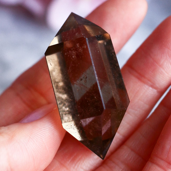 Дымчатый кварц (раухтопаз) в форме двухконечного кристалла-генератора