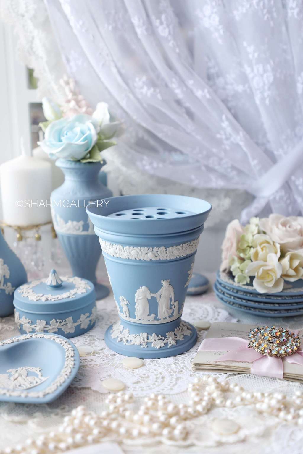 Ваза со вставкой для цветов, фарфор Веджвуд, Wedgwood Англия.