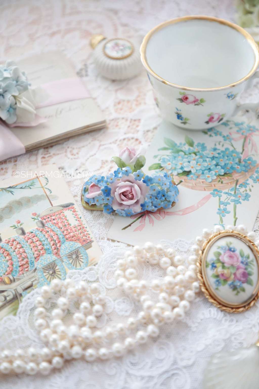 Старинная фарфоровая подставка для  карточек и фото «Незабудки и Розы». Германия.