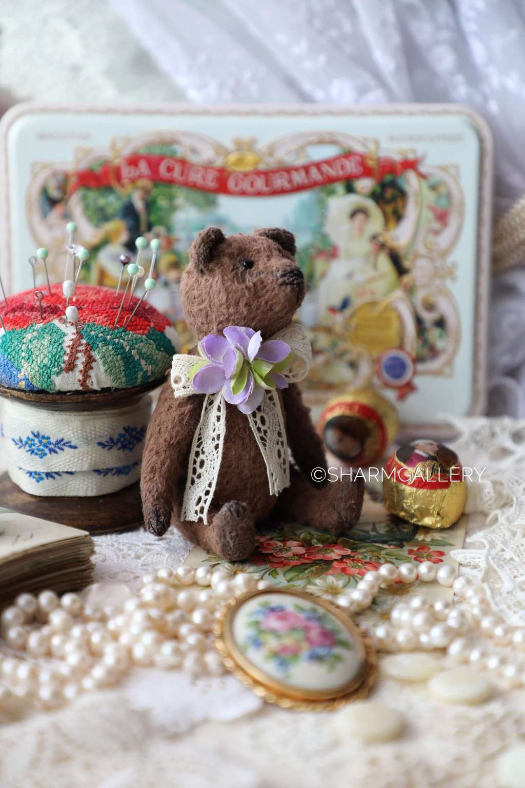 Мишка Taddy  "Любитель фиалок", ручная работа.