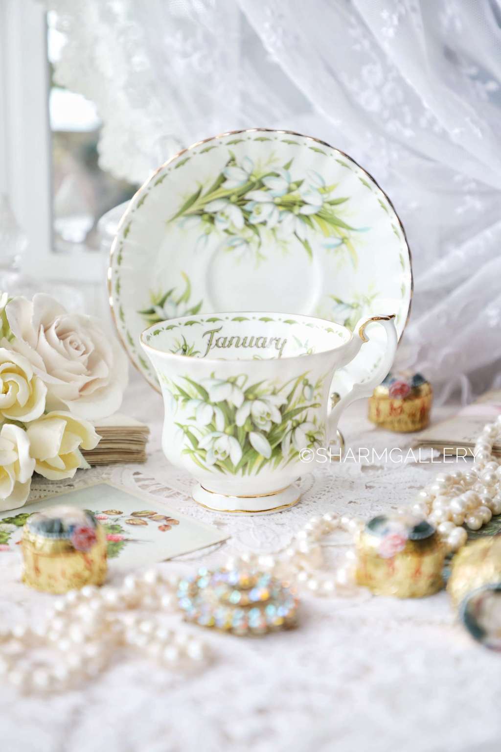 Чайная пара Цветок месяца Январь/Подснежник, костяной фарфор Royal Albert Англия.
