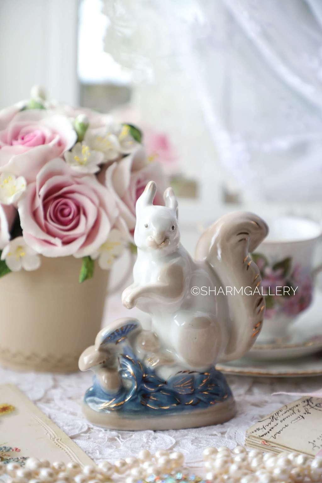 Статуэтка "Белка с грибами ", фарфор старая Гжель. СССР. №5