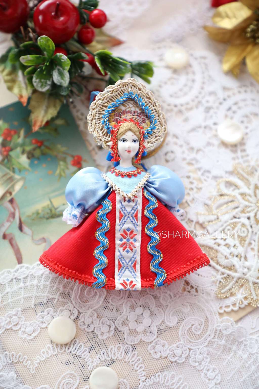 Елочная игрушка «Русская красавица», фарфор, текстиль, Санкт Петербург.