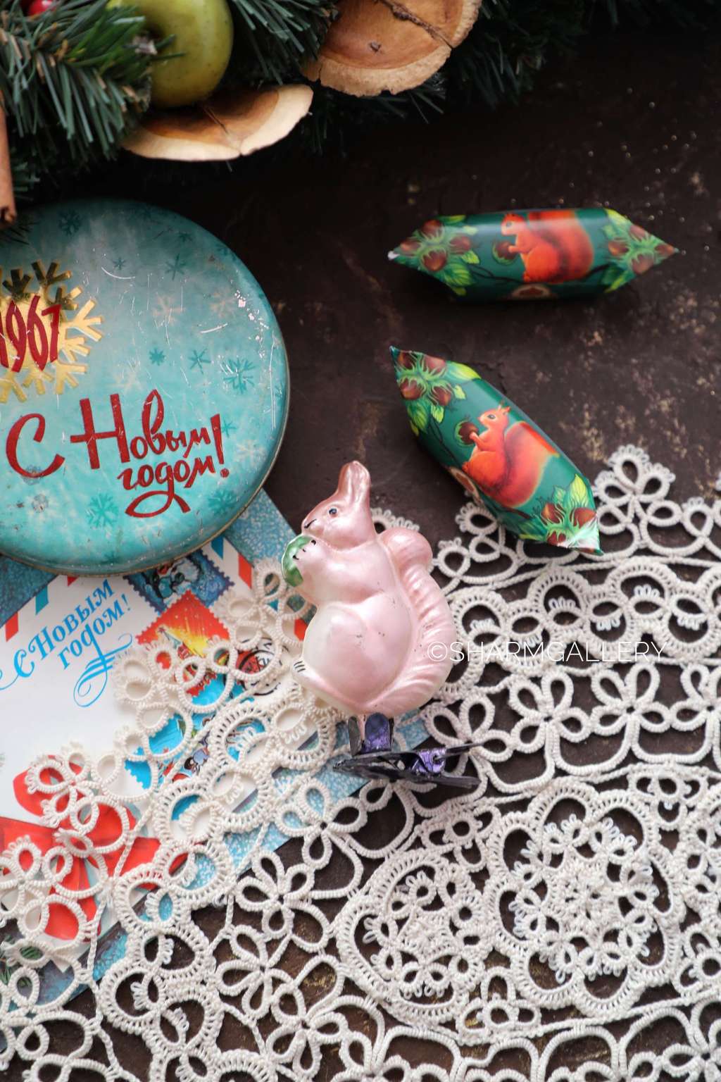 Белочка. №19 Елочная игрушка, стекло на прищепке, СССР.