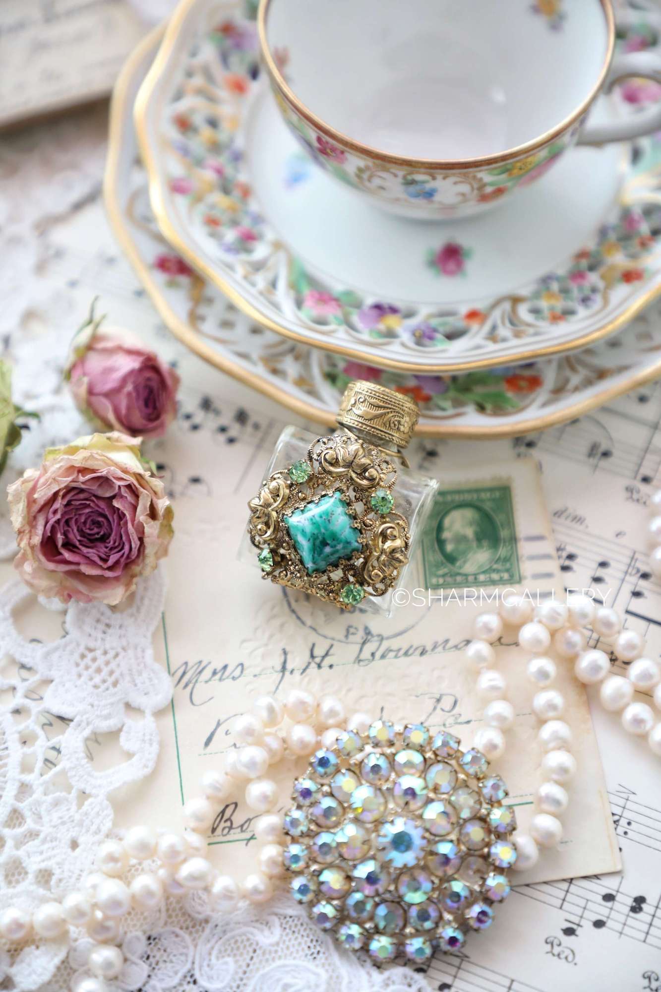 Флакон для духов с бирюзой, стекло, металл. Чехословакия.