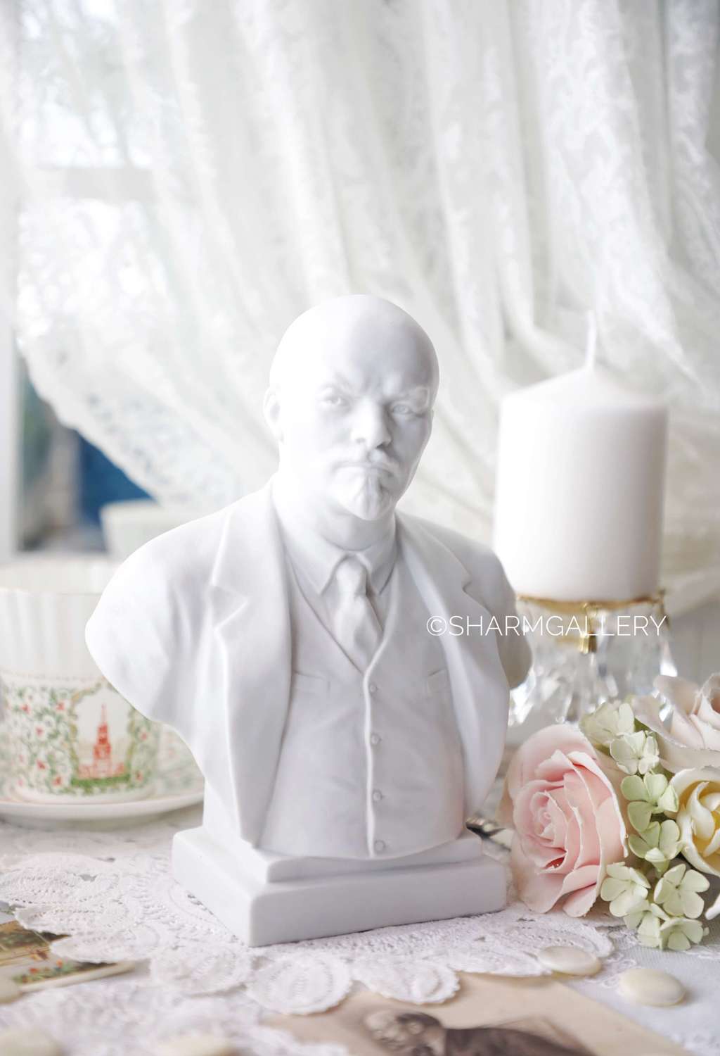 Бюст В. И. Ленина. Бисквит, фарфор ЛФЗ, СССР.