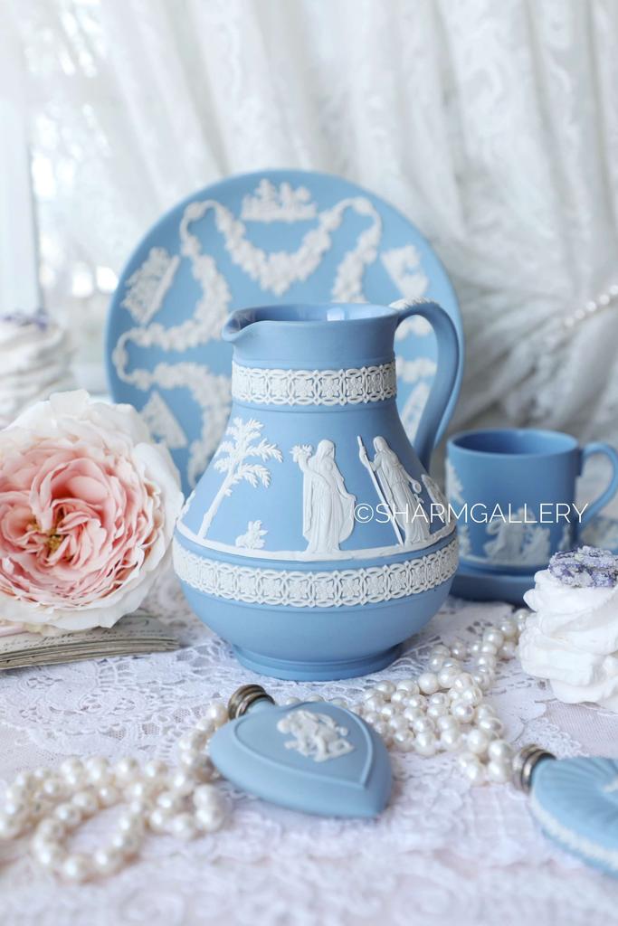 Кувшин для молока, фарфор WEDGWOOD, Англия.