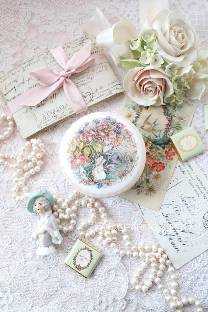 Шкатулка Brambly Hedge Autumn/Осень, ежевичная поляна. Фарфор Royal Doulton, Англия 1990г.