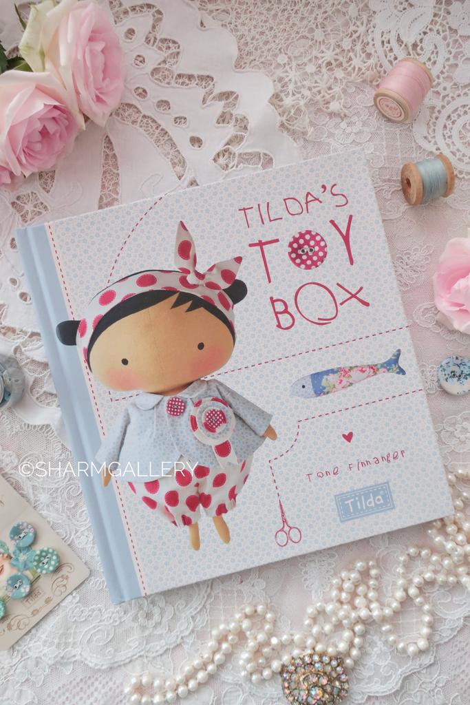 Книга Tilda на английском “Tilda's Toy Box” Тоне Финнагер, Англия. 2015г.