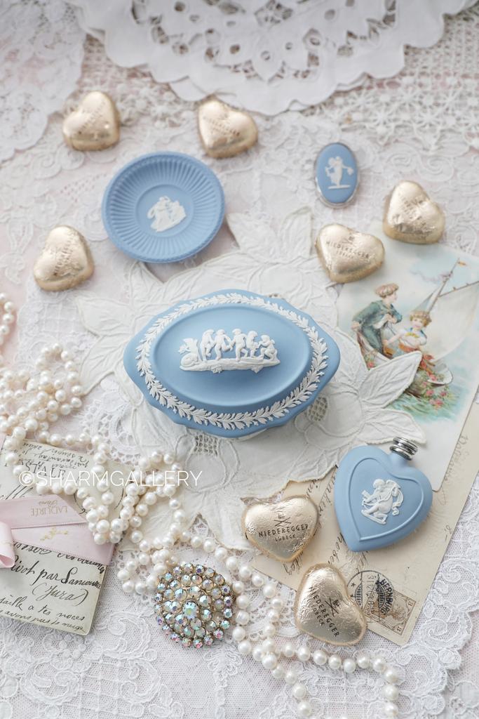 Шкатулка 12см., бисквитный фарфор Веджвуд, Wedgwood Англия.