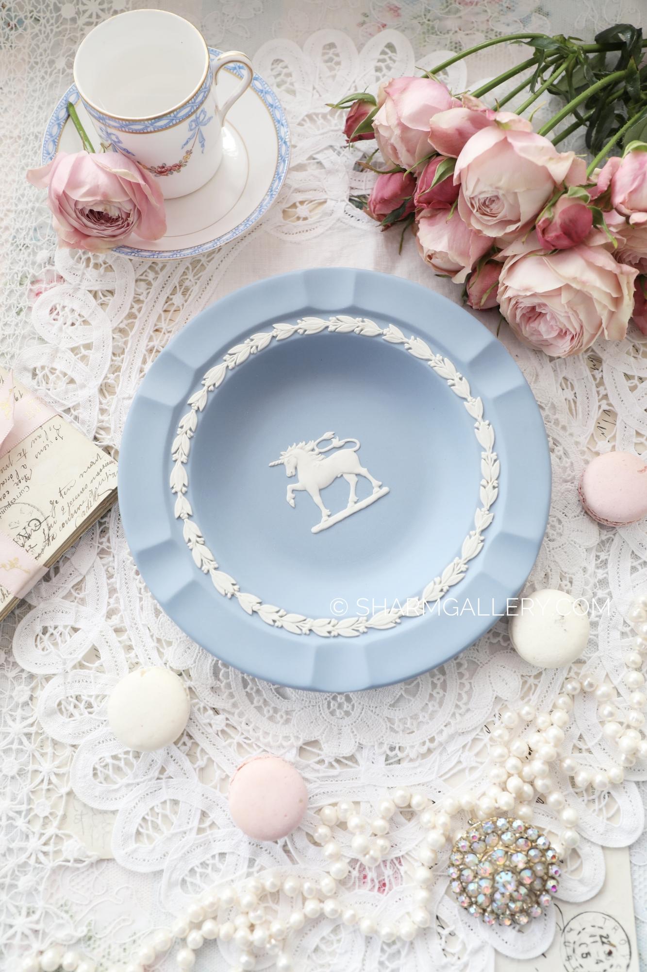 Тарелка «Единорог» 17,5см, в коробке. Бисквитный фарфор Веджвуд/Wedgwood Англия.