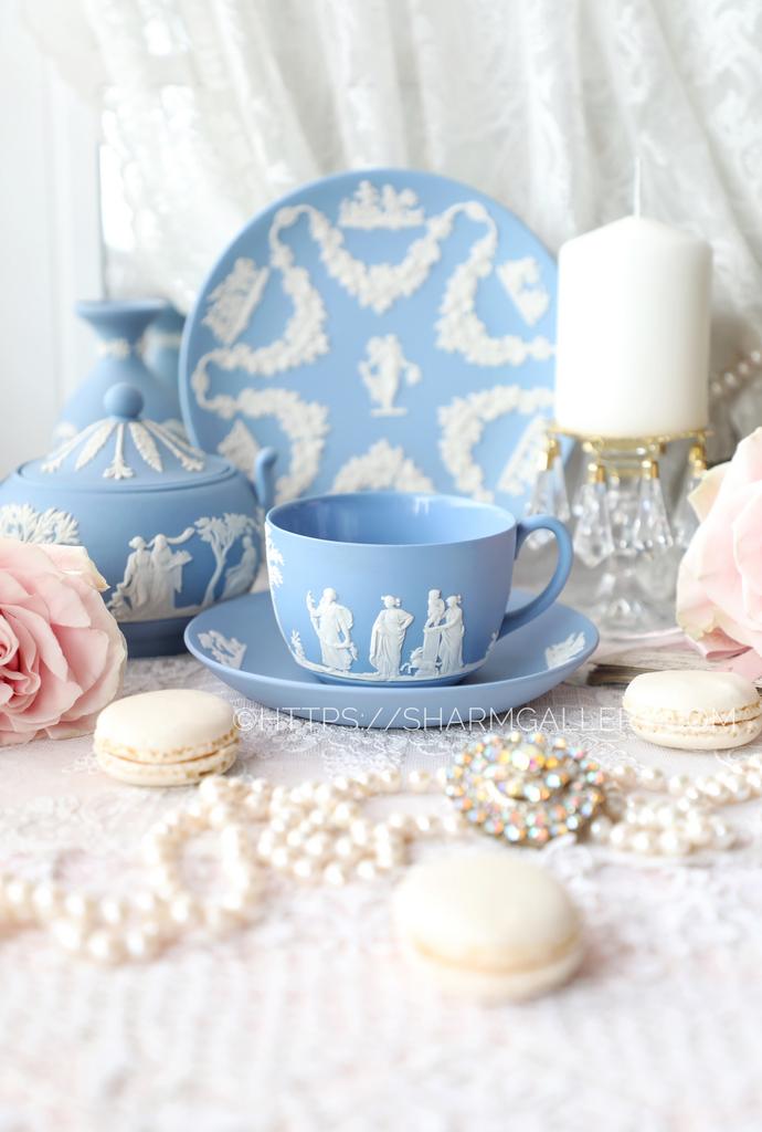 Чайная пара бисквитный голубой фарфор Англия, Wedgwood. Чашка, блюдце.
