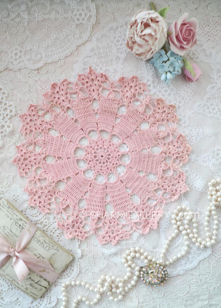 Кружевная салфетка 27см, розовая. Вязанная салфетка, Германия.