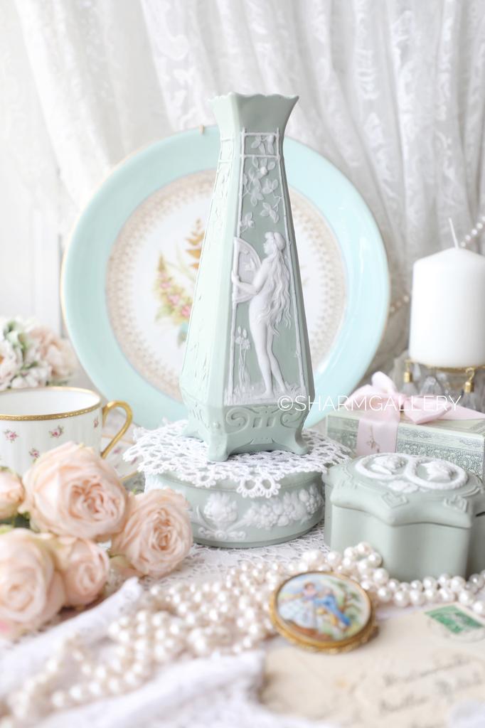 Антикварная ваза Ар Нуво «Муза» 20см. бисквитный фарфор Гарднер в Вербилках до 1917г. Вербилки