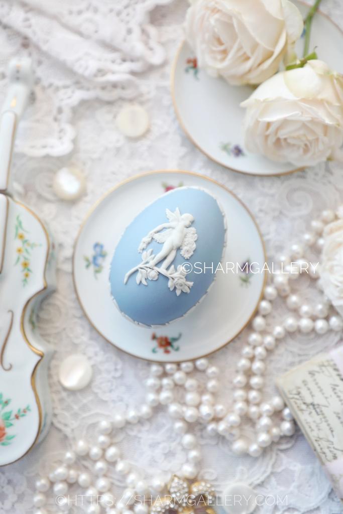 Яйцо - Шкатулка «Ангел» голубой бисквитный фарфор Веджвуд/Wedgwood Англия.