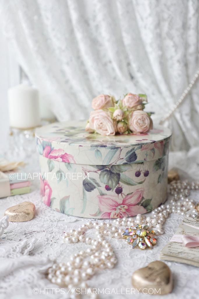 Коробка  для упаковки подарка, круглая, картонная.