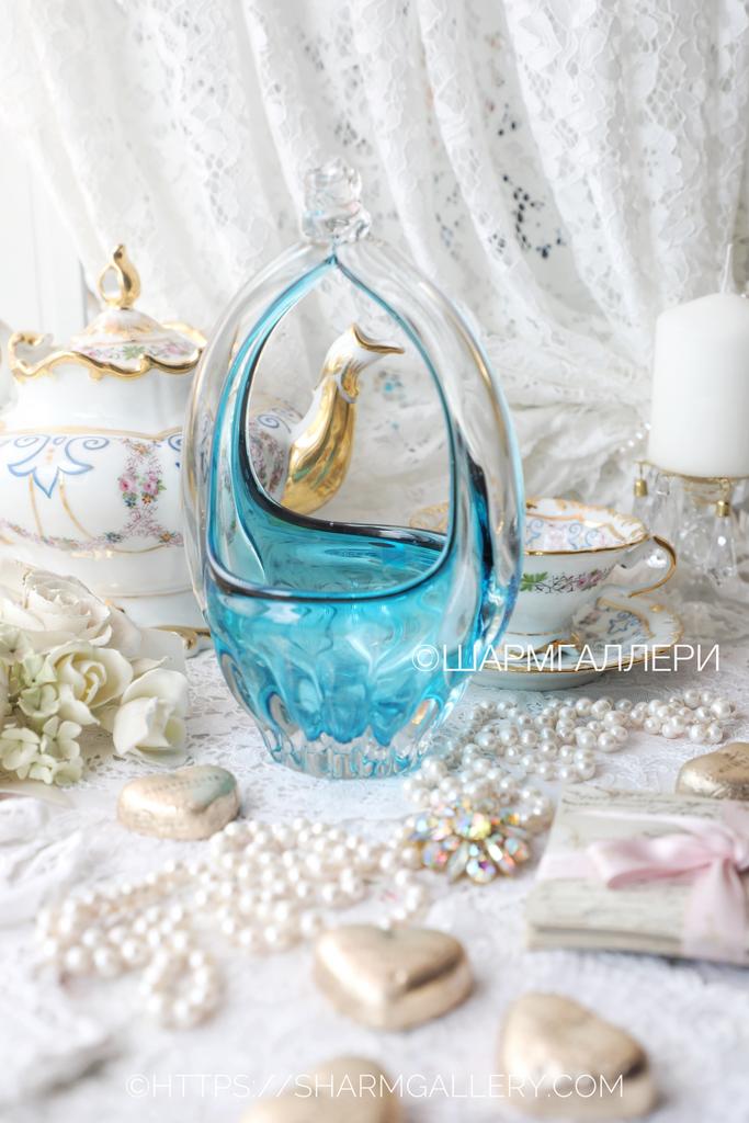 Ваза - корзинка бирюзовое стекло гутная техника, Европа.