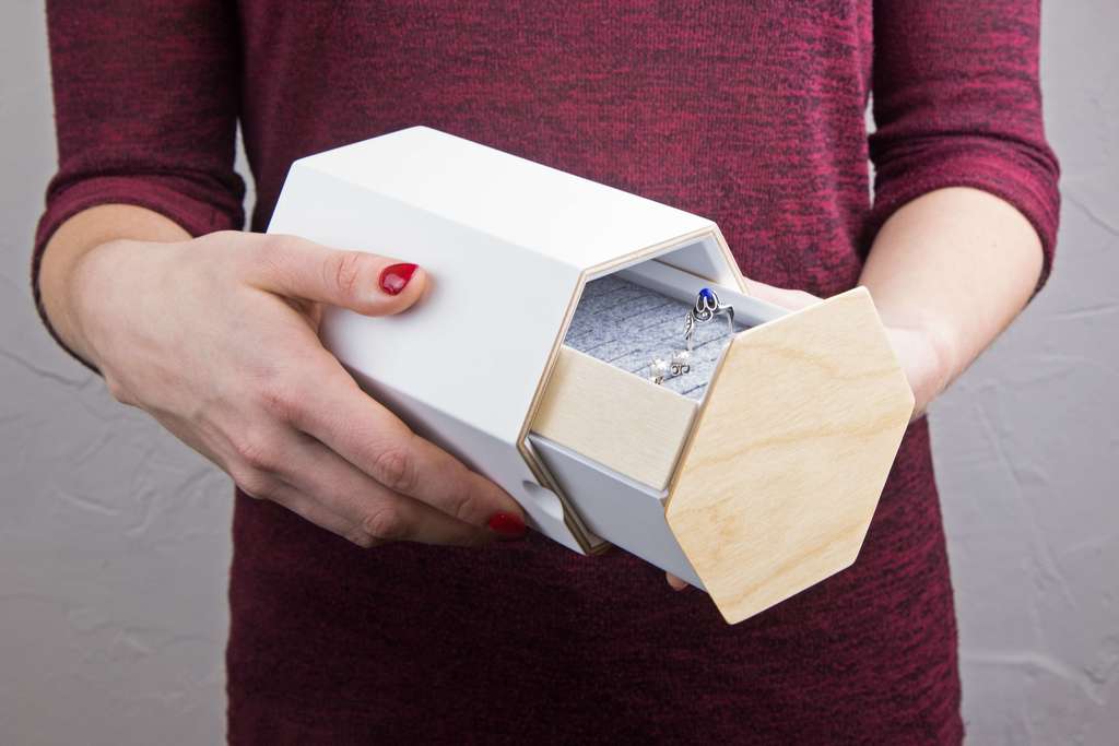 Шкатулка для украшений двухъярусная