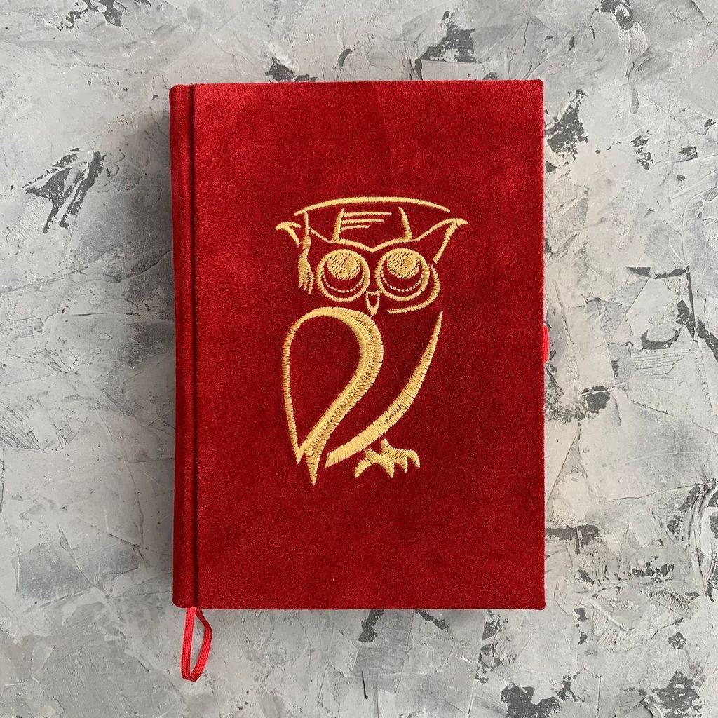 Ежедневник в натуральной замше с вышивкой