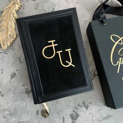 Именной ежедневник из кожи с алькантарой, инициалы из латуни