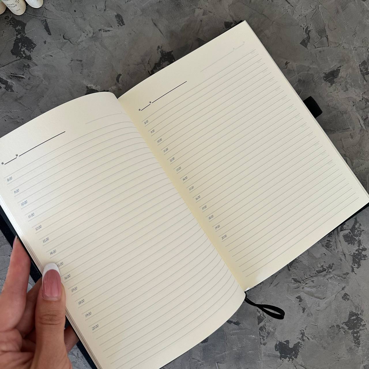 Ежедневник из алькантары с эпоксидной вставкой