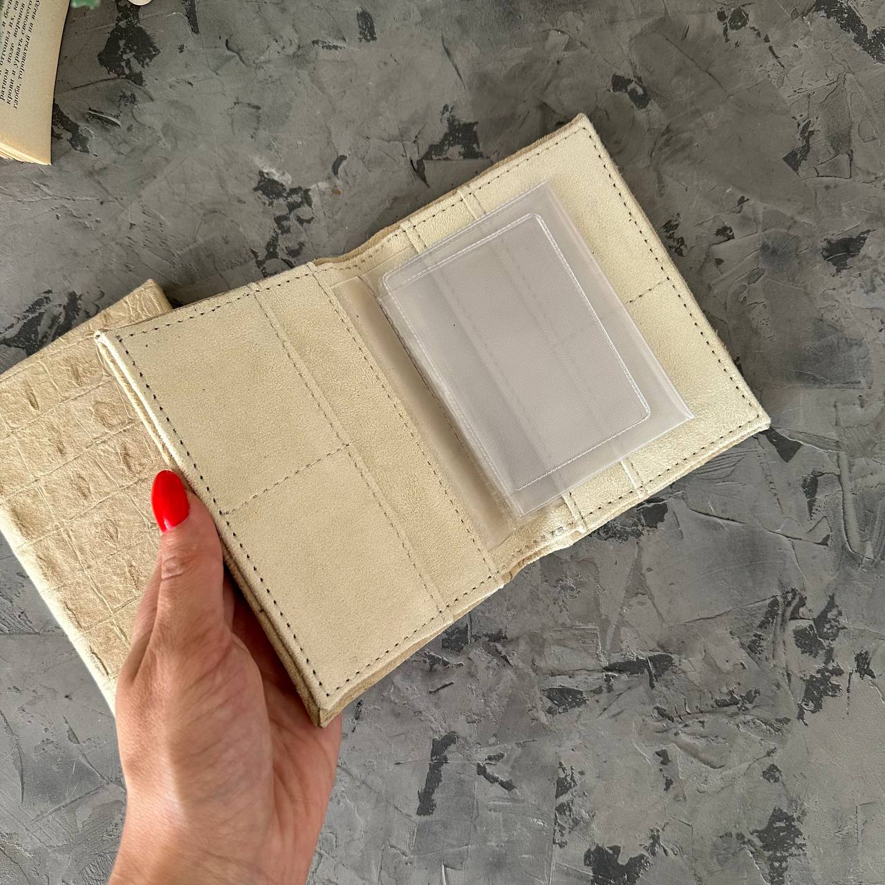 Обложка на автодокументы из натуральной замши с фактурой под рептилию