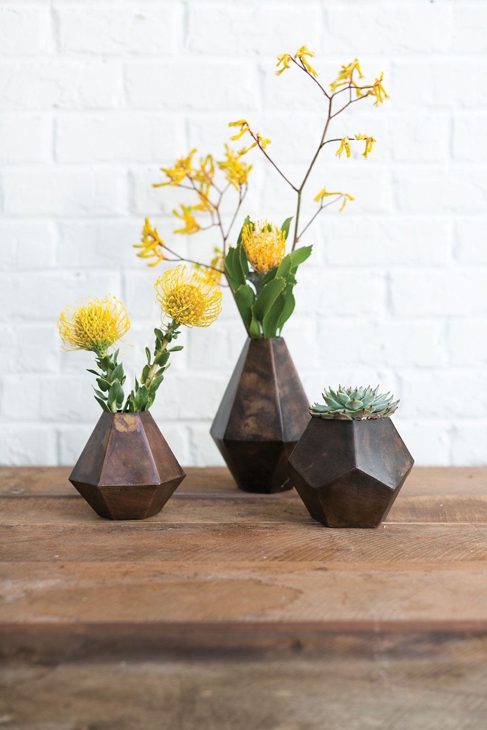 Декоративная фигурная ваза (Н-12,7 см)